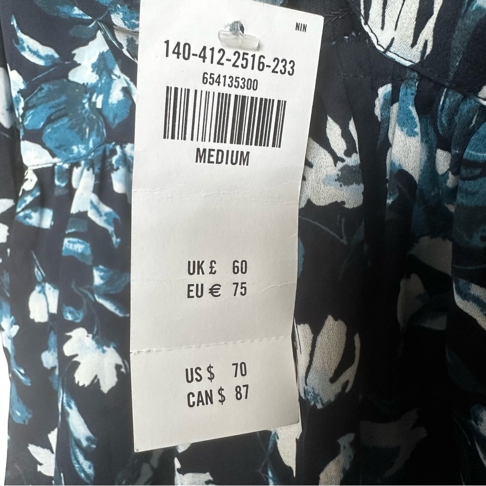 NWT Abercrombie & Fitch Blouse Women’s size Medium black blue floral smocked top - Picture 6 of 11